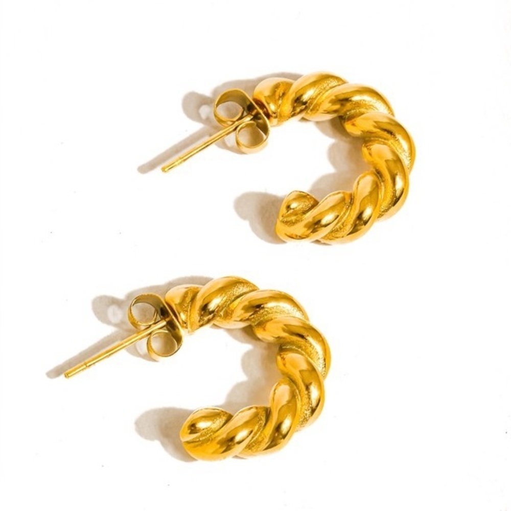 18K Gold Twisted Hoop Earrings (1105)